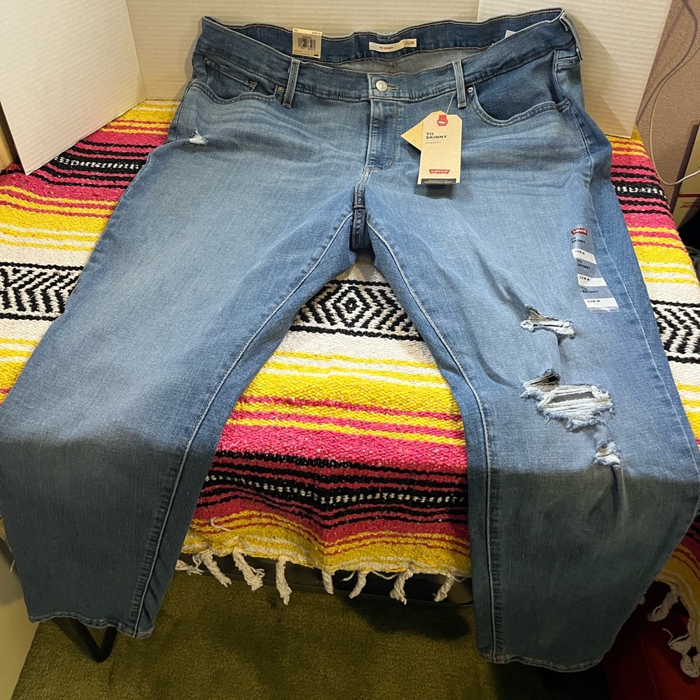 Levi's Women's 711 Skinny Jeans Size 22W